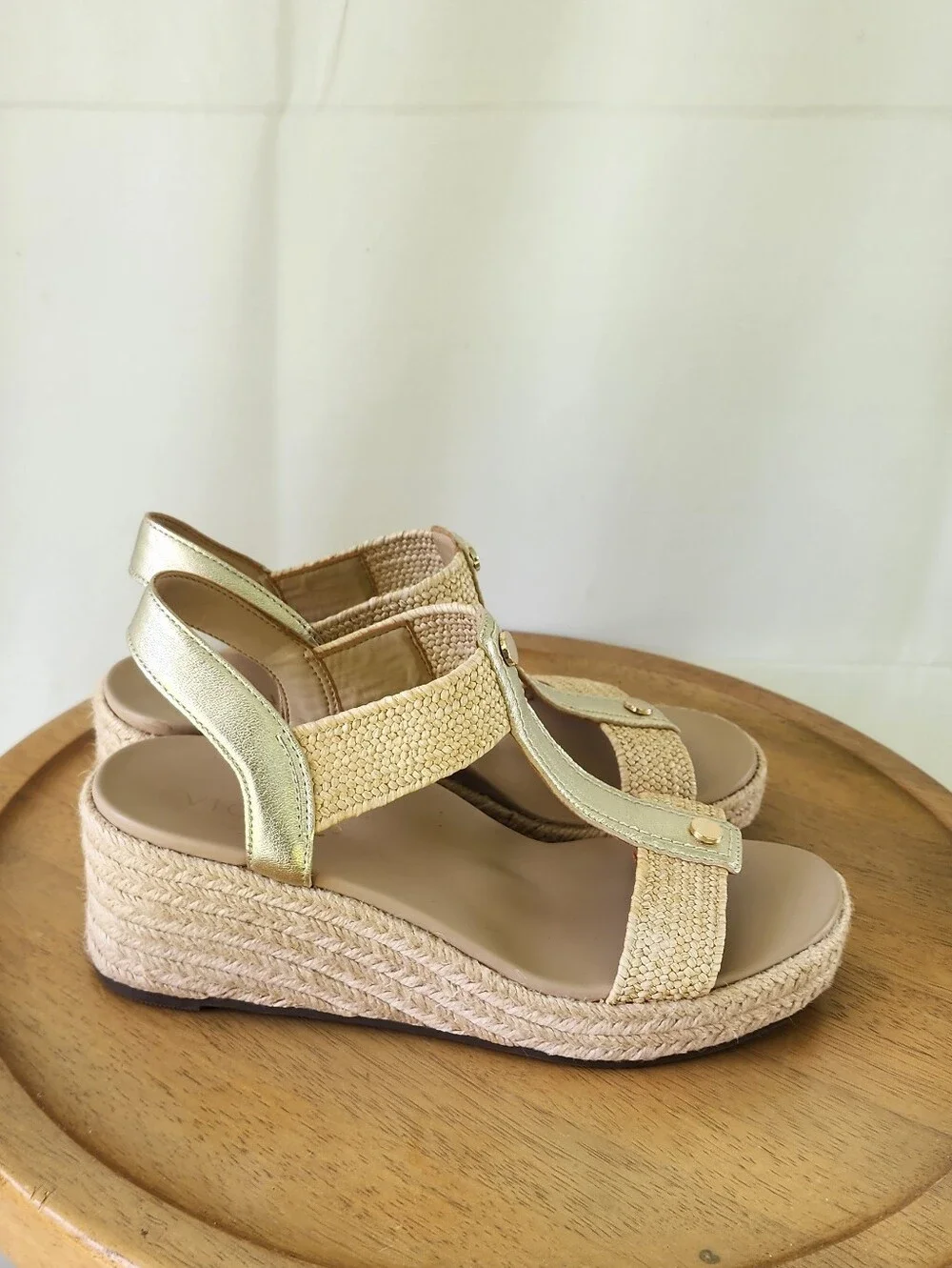 Vionic Calera Wedge Espadrille Sandals in Gold and Natural Size 7